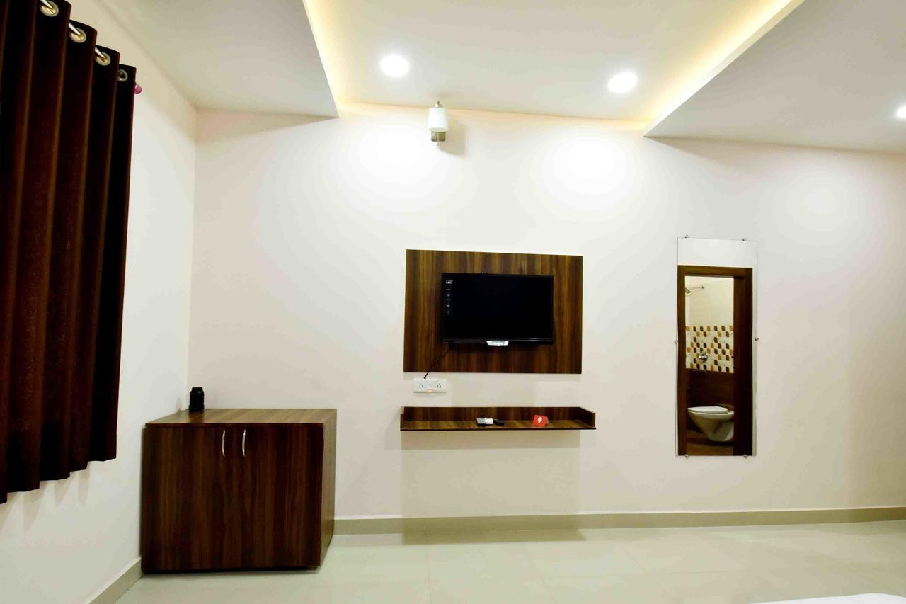 Hotel Hori Palace Удджайн Экстерьер фото